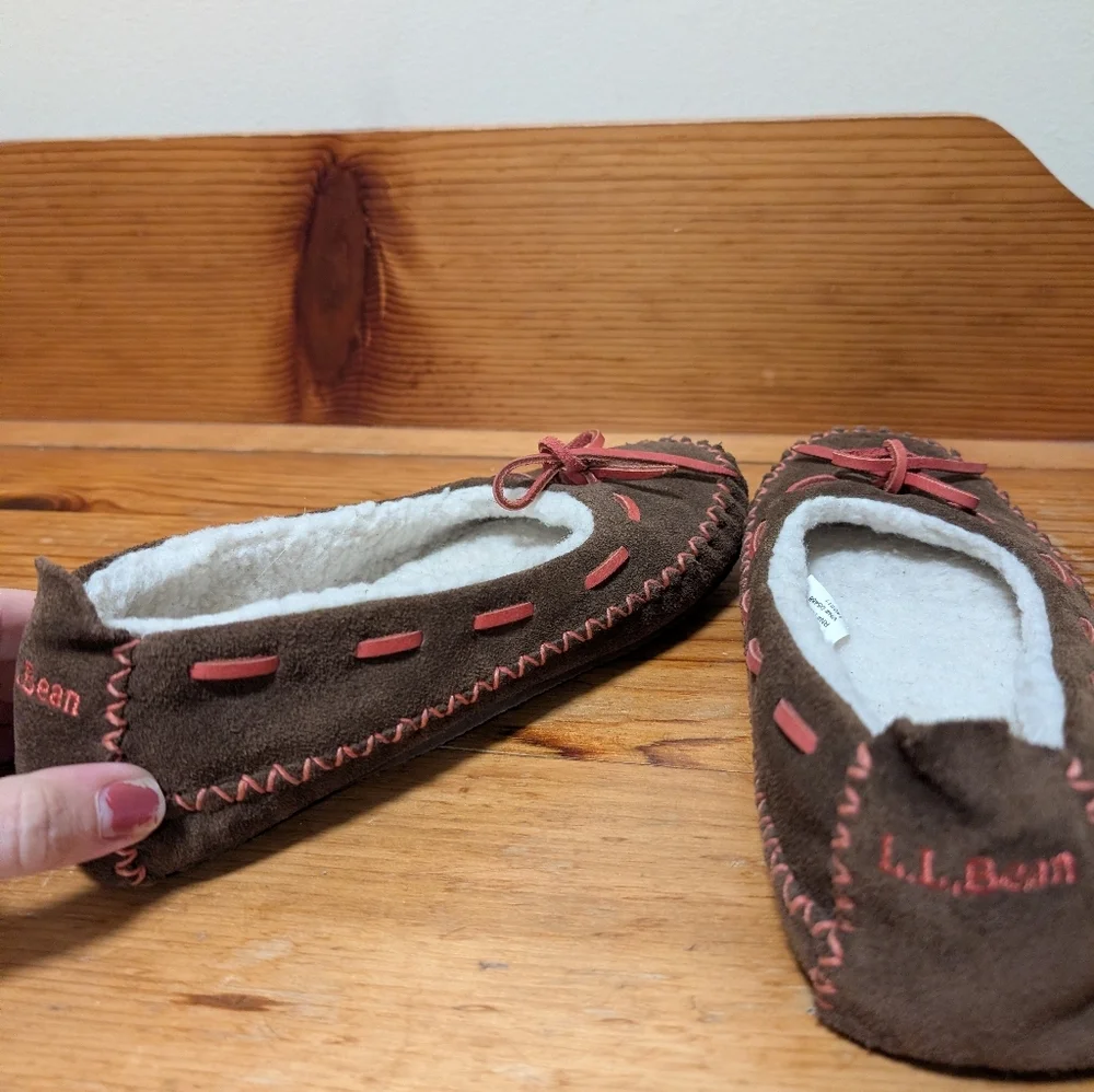 L.L.Bean Suede Moccasin Slippers Brown with Pink Trim Women’s Size 6 – Cozy Flee - Picture 5 of 6